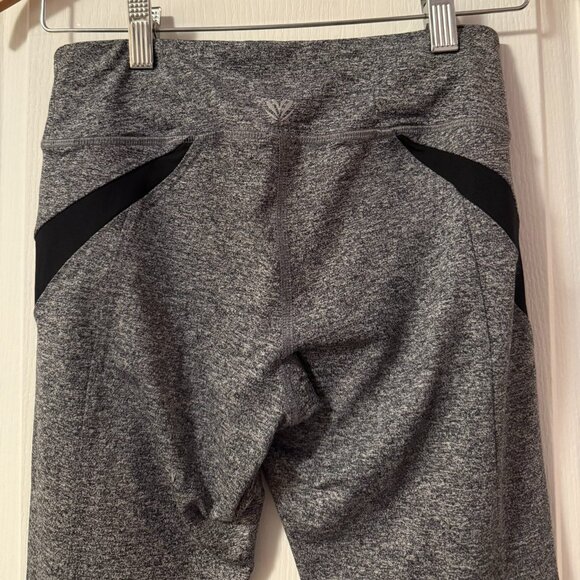 ⭐️ $5, spend over $20 - Forever 21 Sheer Mesh Inset Ribbed Leggings in Dark Grey - Picture 8 of 10